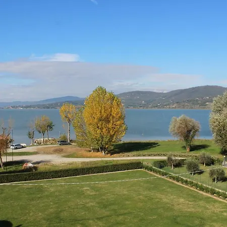 Viale Del Lavoro, 10 Lago Trasimeno Apartment
